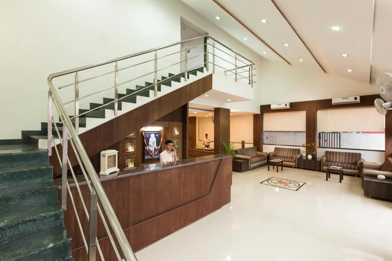 Hotel Shirdi Sai Wada Zewnętrze zdjęcie