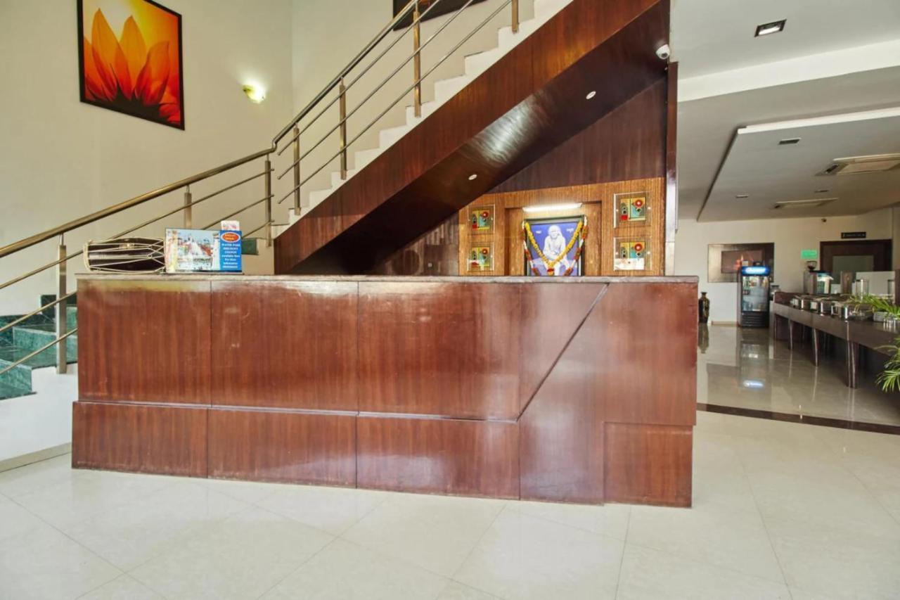Hotel Shirdi Sai Wada Zewnętrze zdjęcie