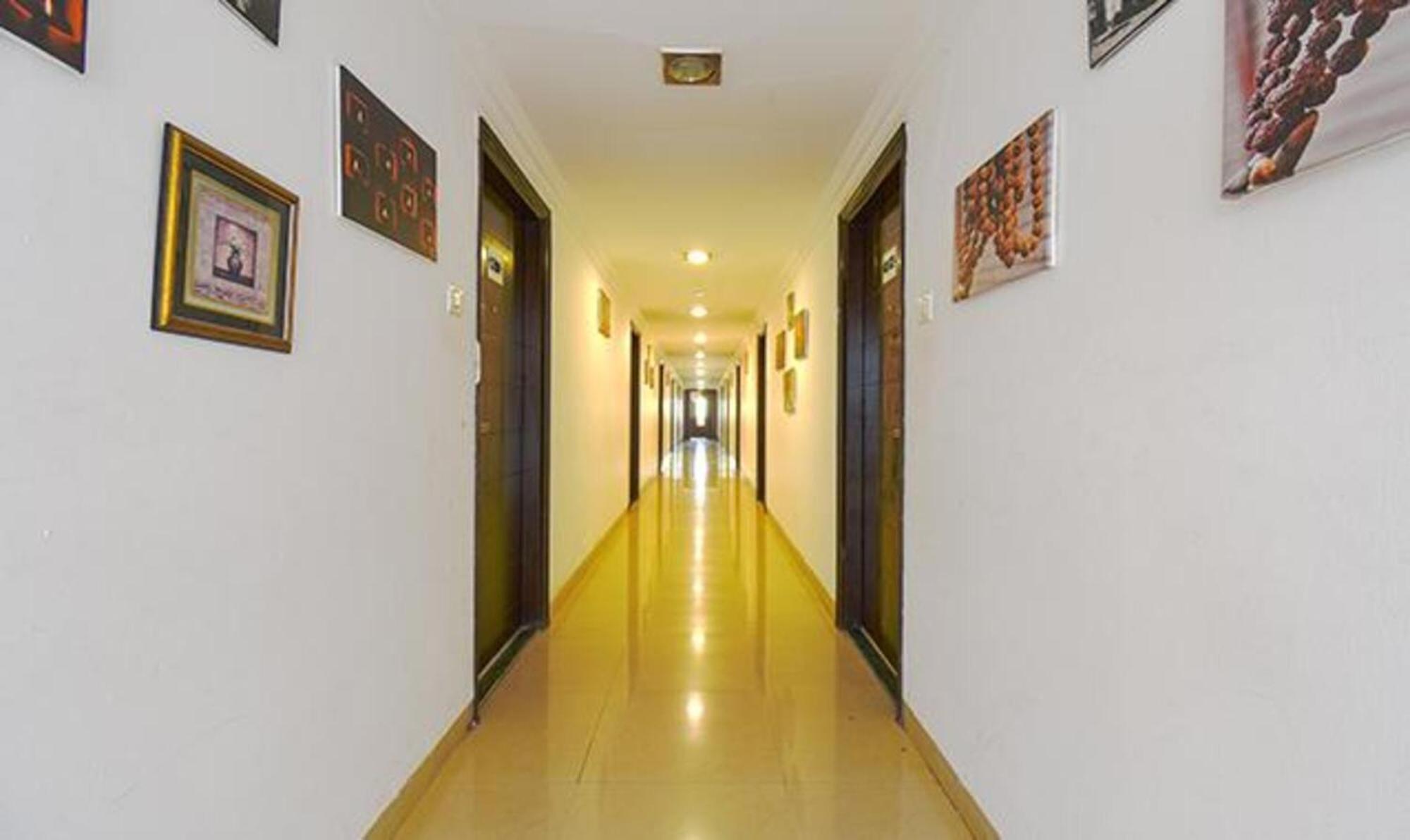 Hotel Shirdi Sai Wada Zewnętrze zdjęcie