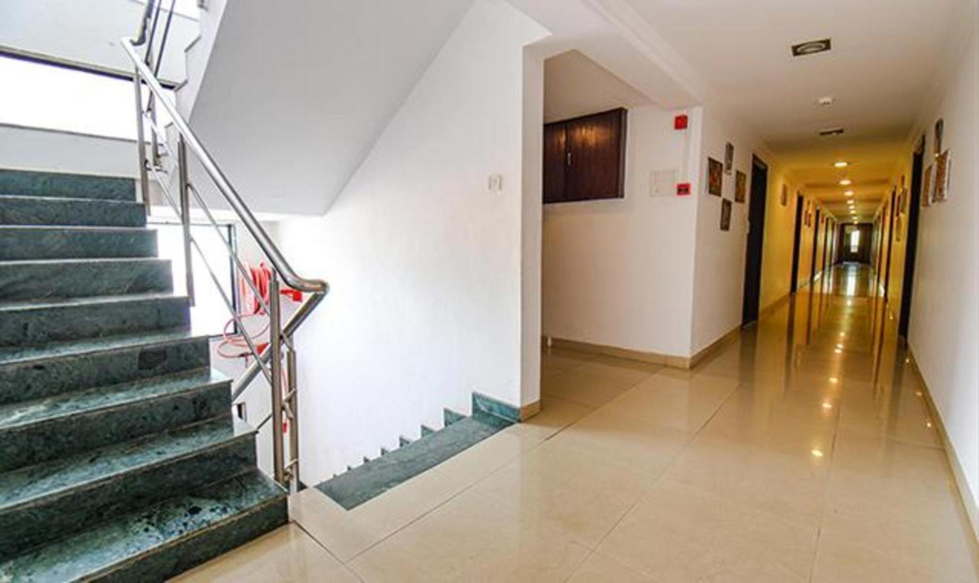Hotel Shirdi Sai Wada Zewnętrze zdjęcie