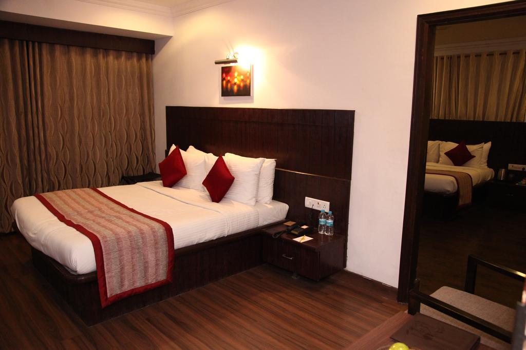 Hotel Shirdi Sai Wada Zewnętrze zdjęcie