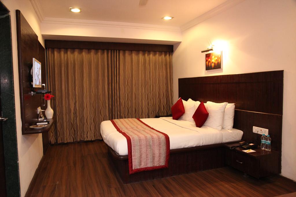 Hotel Shirdi Sai Wada Zewnętrze zdjęcie