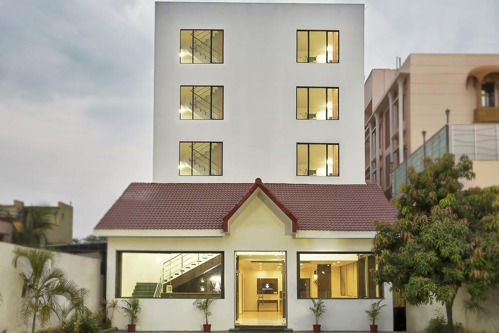 Hotel Shirdi Sai Wada Zewnętrze zdjęcie