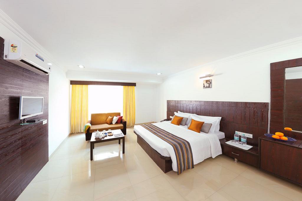 Hotel Shirdi Sai Wada Zewnętrze zdjęcie