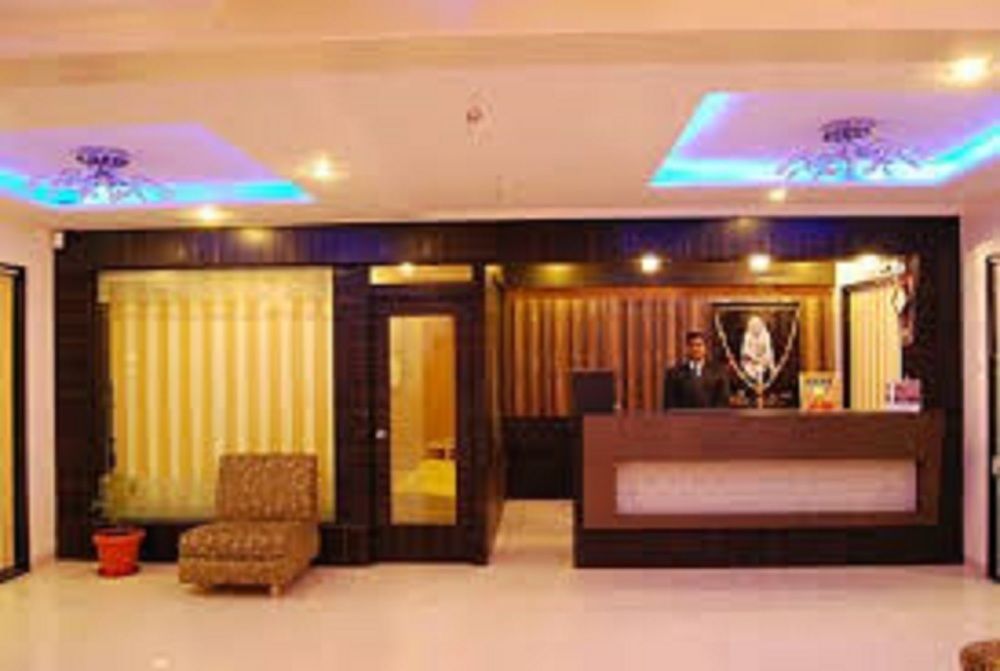 Hotel Shirdi Sai Wada Zewnętrze zdjęcie