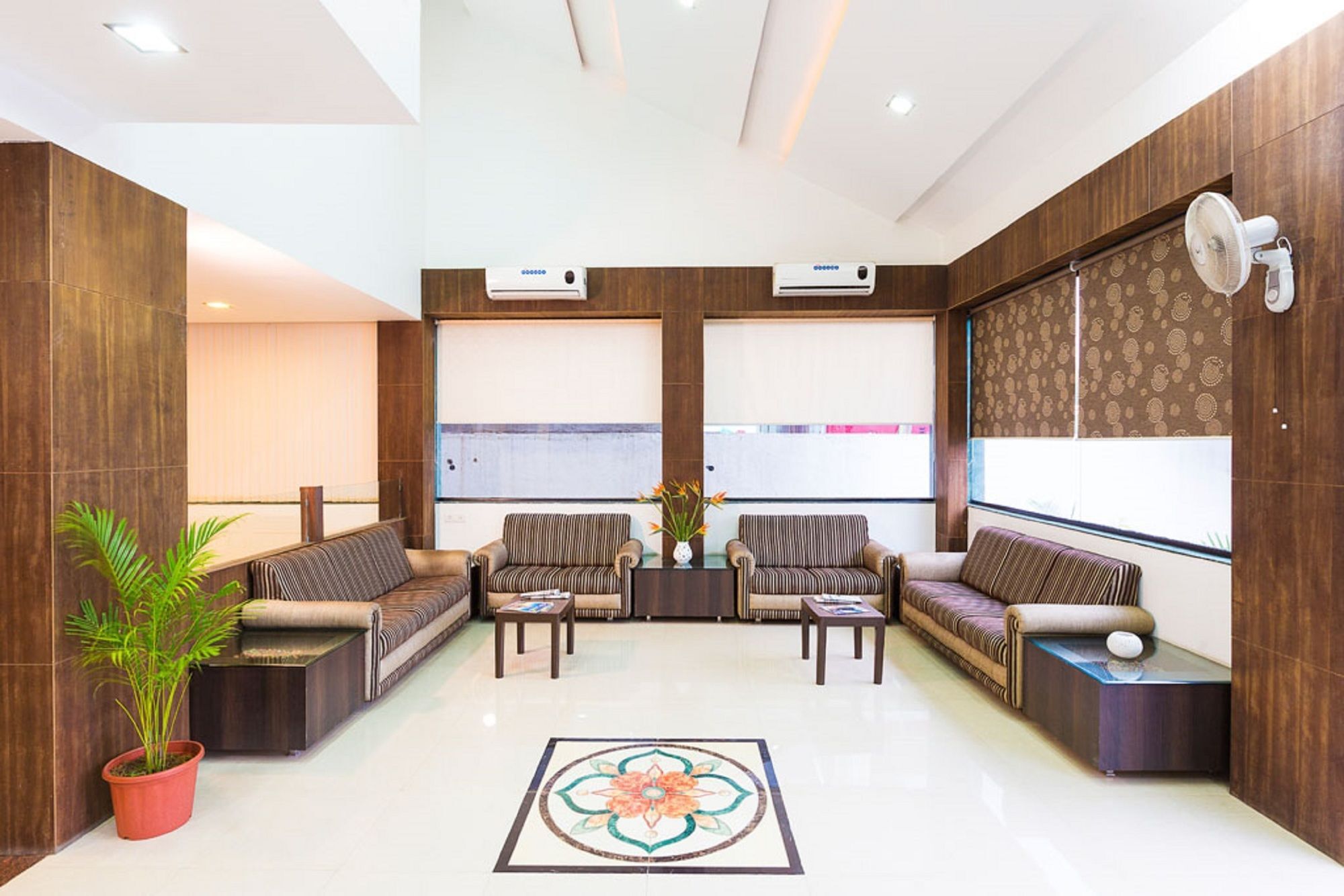 Hotel Shirdi Sai Wada Zewnętrze zdjęcie
