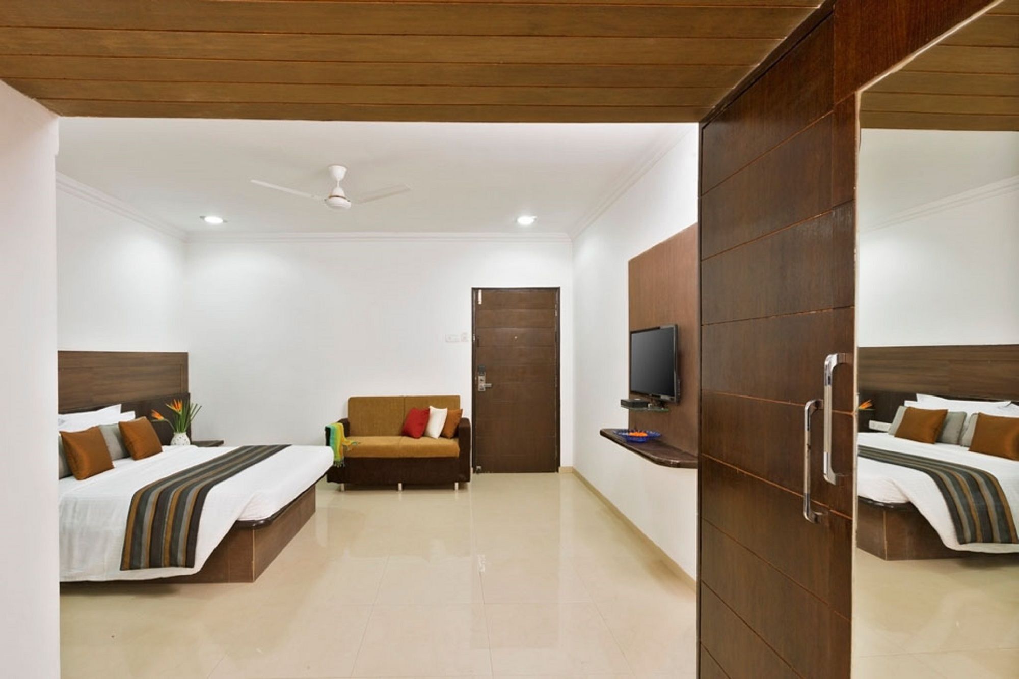 Hotel Shirdi Sai Wada Zewnętrze zdjęcie