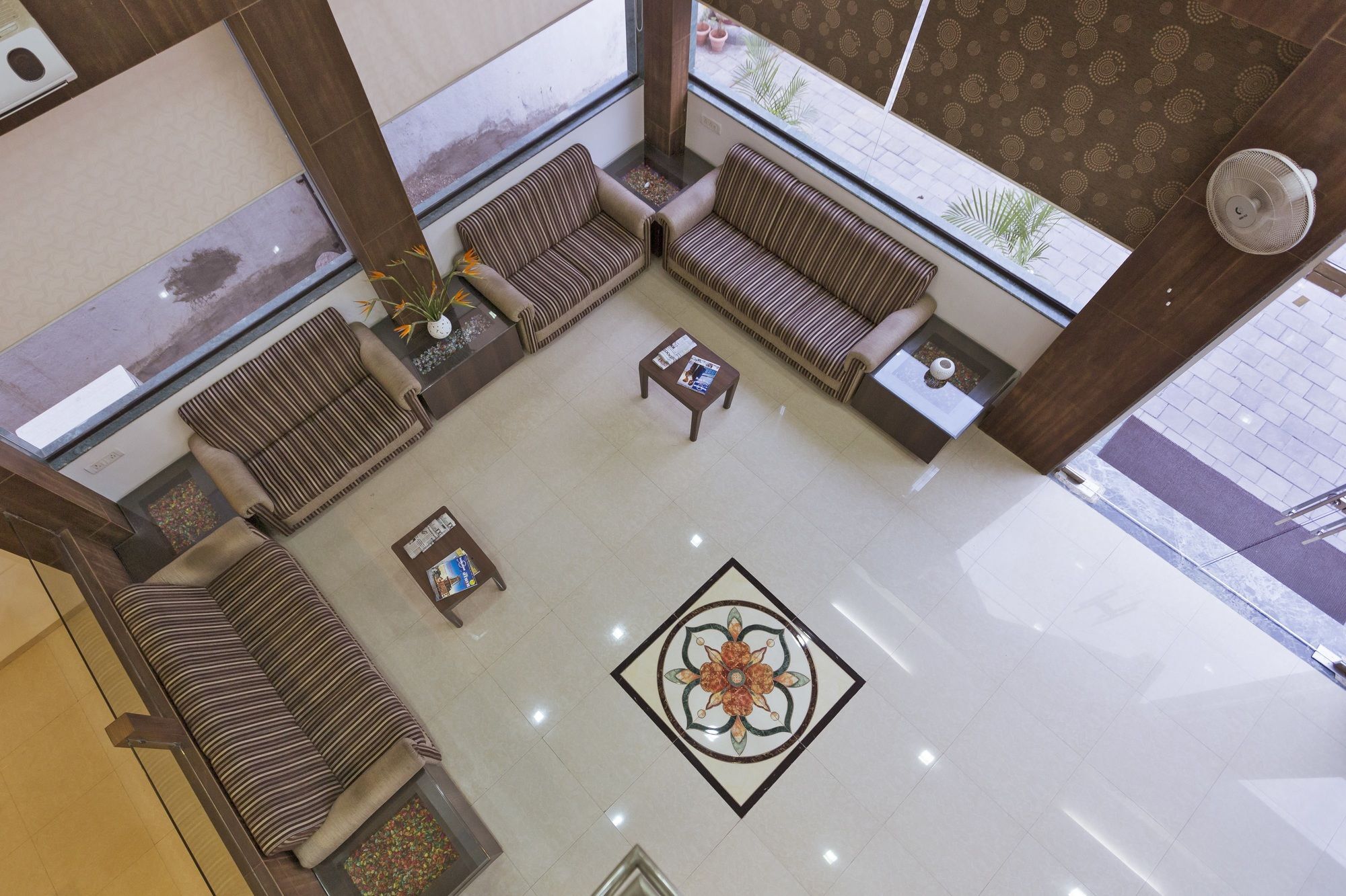 Hotel Shirdi Sai Wada Zewnętrze zdjęcie